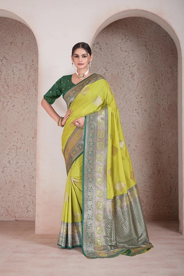 Traditional Soft Silk Weaving Heavy Banarasi Pallu Sari With Blouse 11-VF image 3