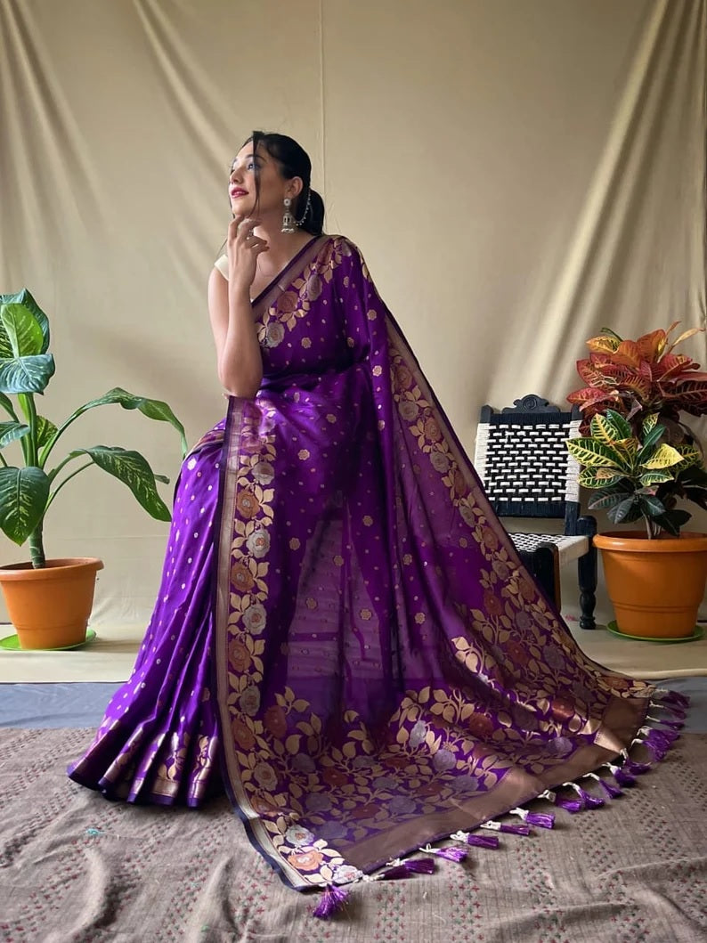 Women's Soft Kanjivaram Banarsi Silk Saree With Blouse image 9