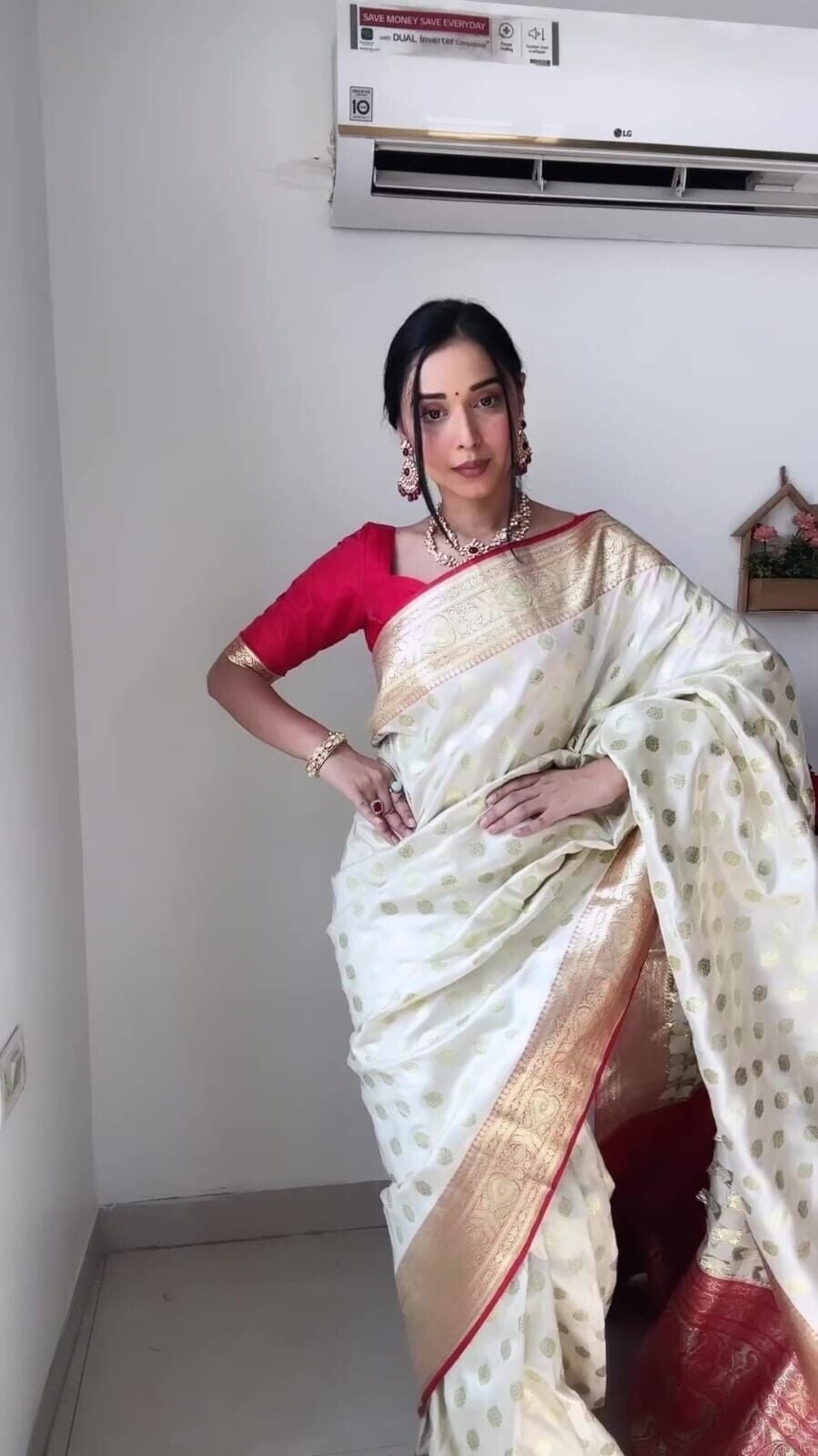 White Soft Lichi Silk & Jacquard Border Saree With Blouse image 3