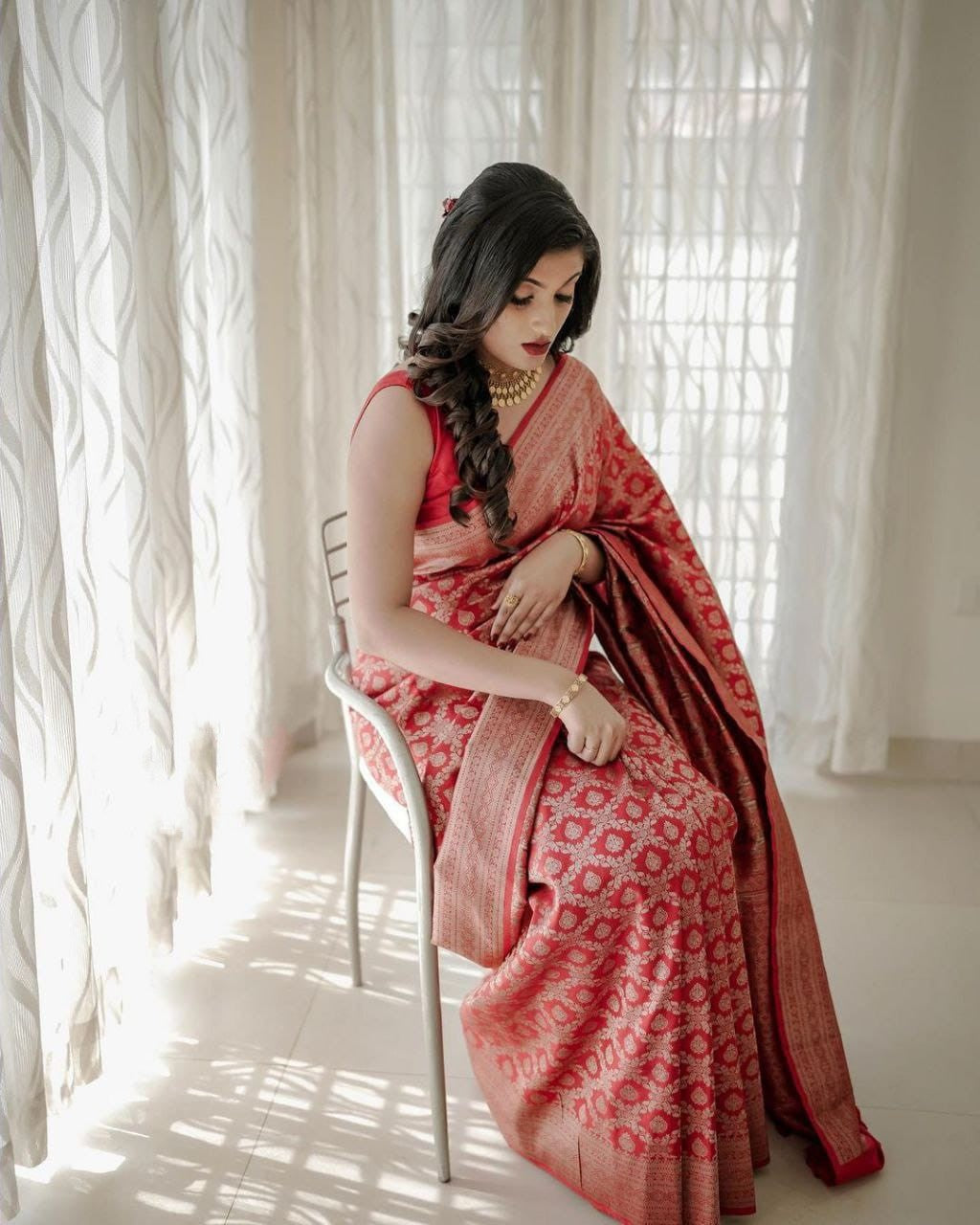 Soft Silk With Golden Zari Work Saree image 3