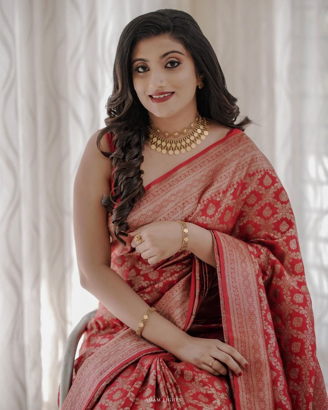 Soft Silk With Golden Zari Work Saree image 5