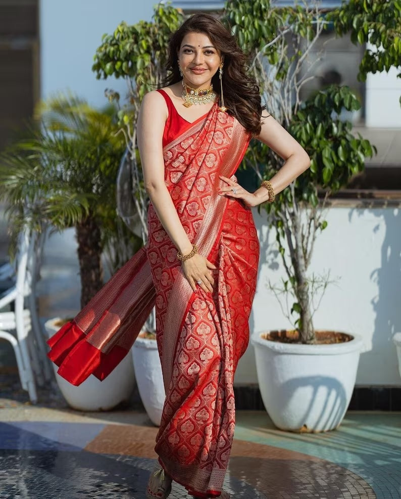 Red Soft Kanjivaram Banarsi Silk Saree With Blouse image 1