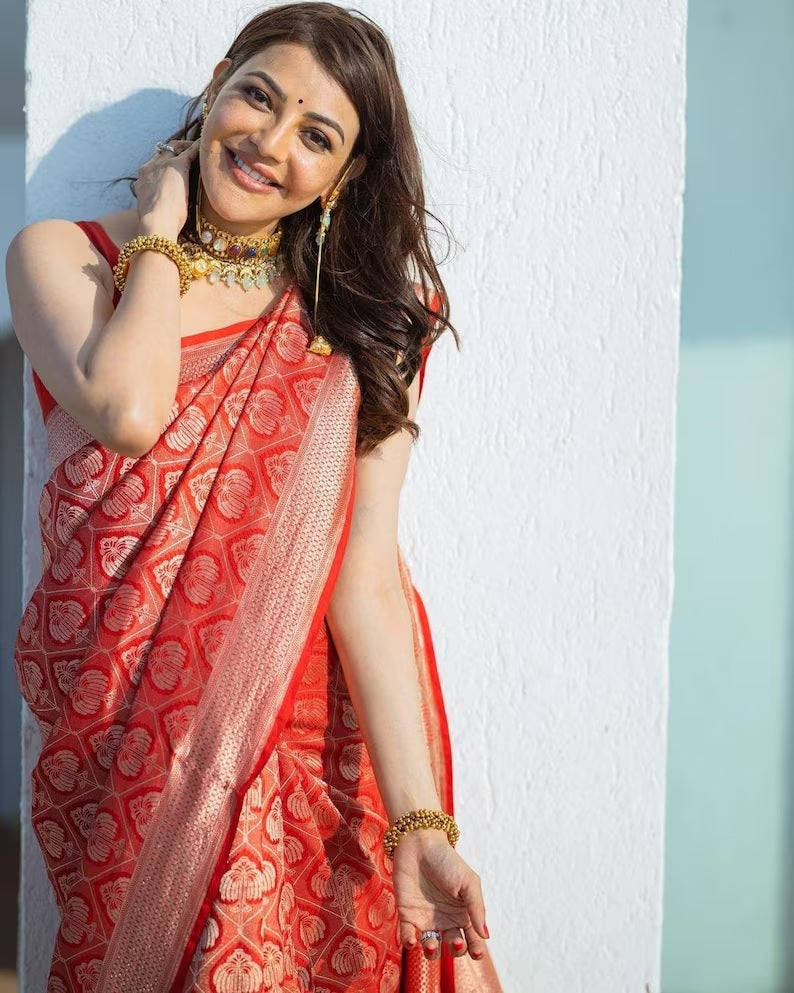 Red Soft Kanjivaram Banarsi Silk Saree With Blouse image 2