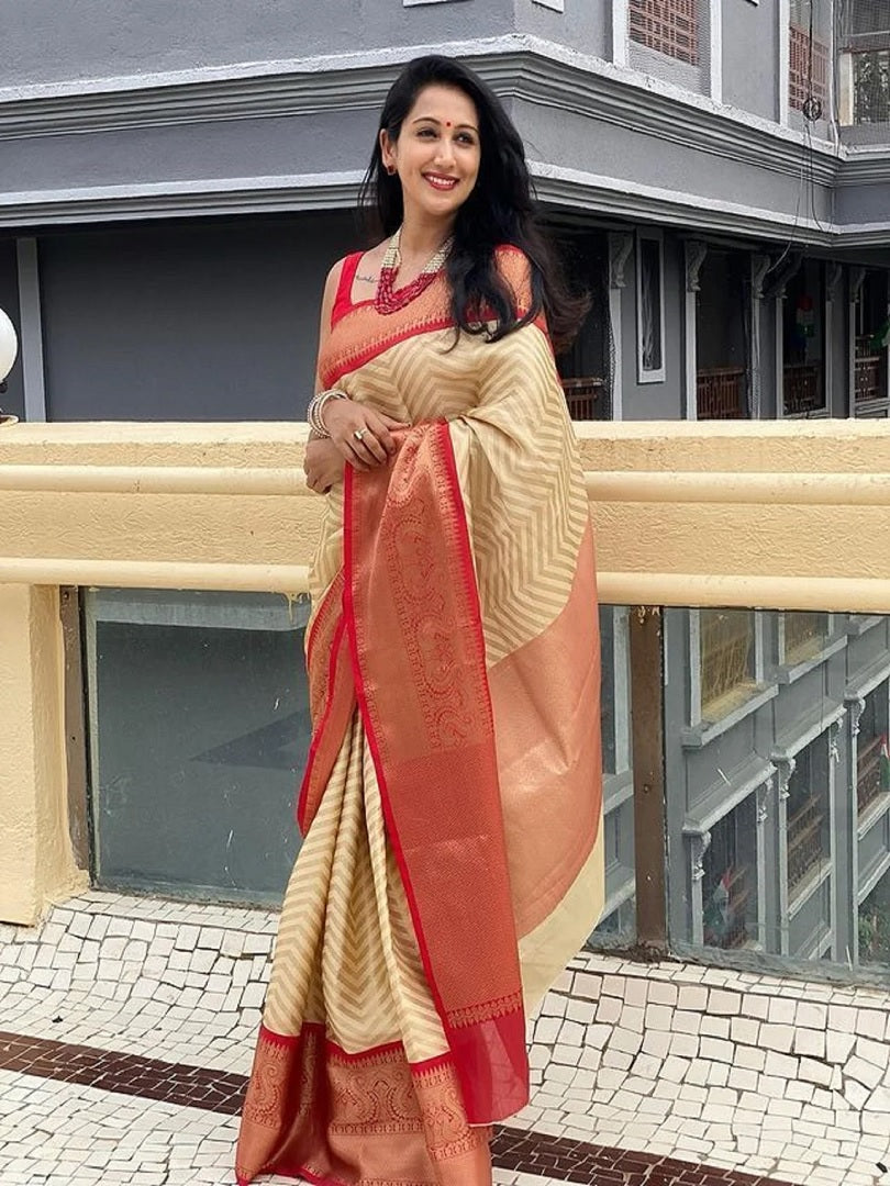 Soft Lichi Silk Jacquard Weaving With Gold Zari Weaving Work Saree image 3