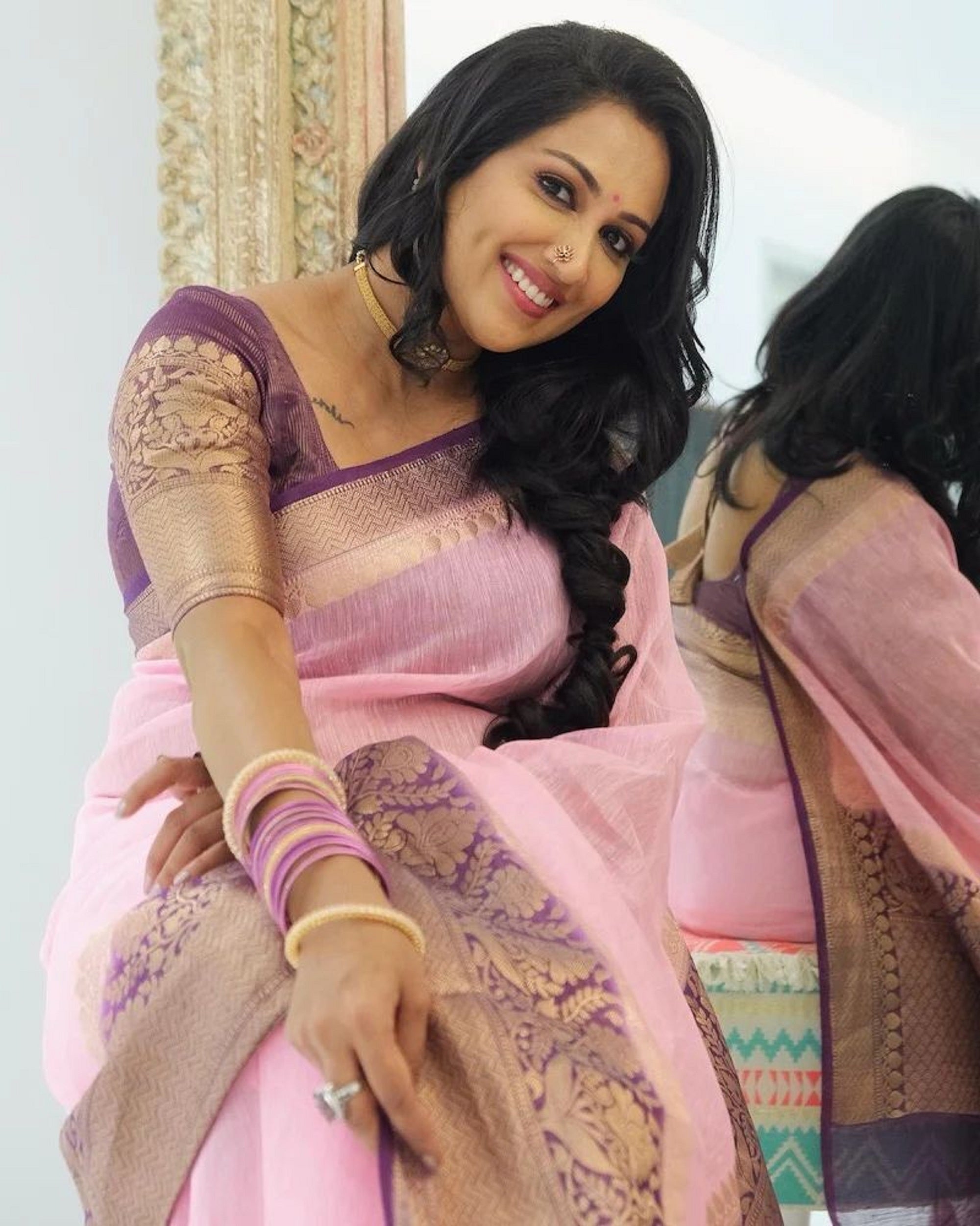 Indian Beautiful Linen With Contrast Border Saree image 3