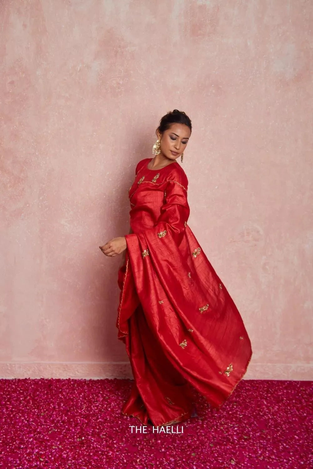 Rich Dola Cutdana Border With Rich Butta Work Saree&Blouse image 3