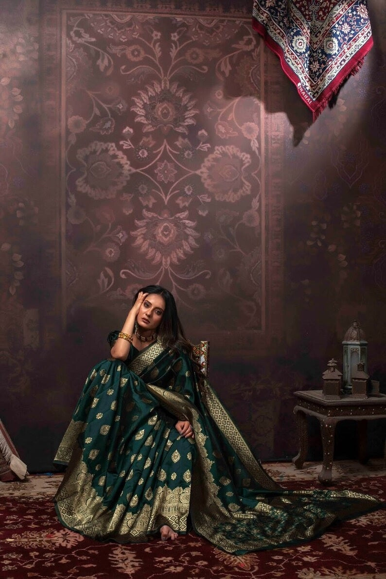 Green Banarsi Soft Silk & Jacquard Border Saree With Blouse image 3