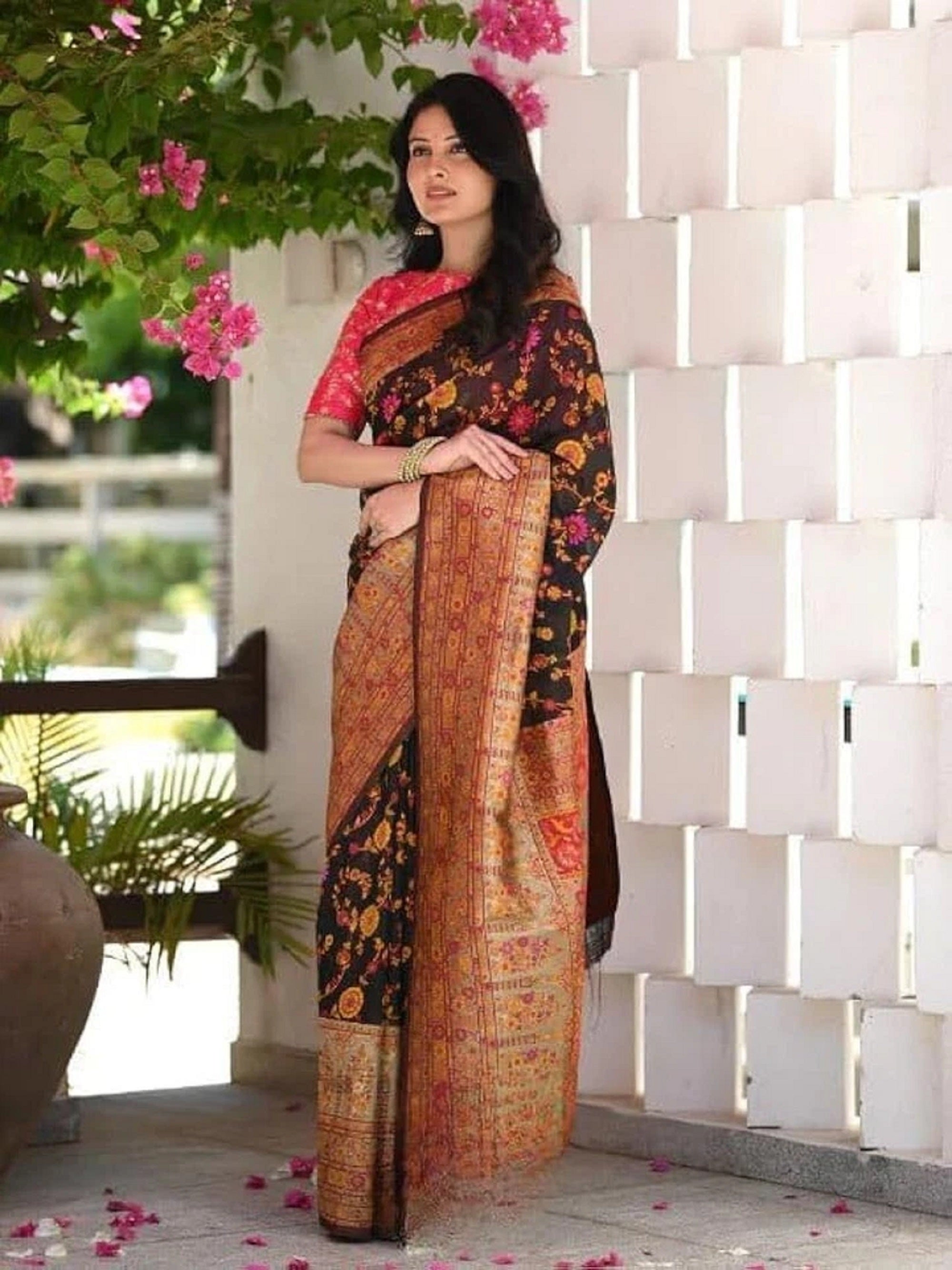 Linen Slub Saree with Blouse image 3