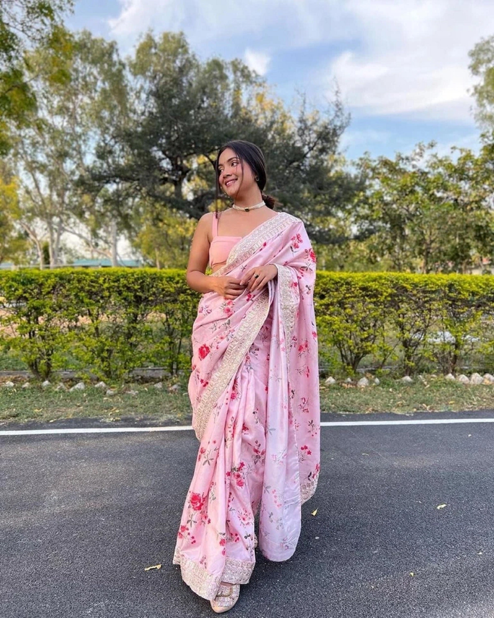Vichitra Silk Exclusive saree with blouse image 5