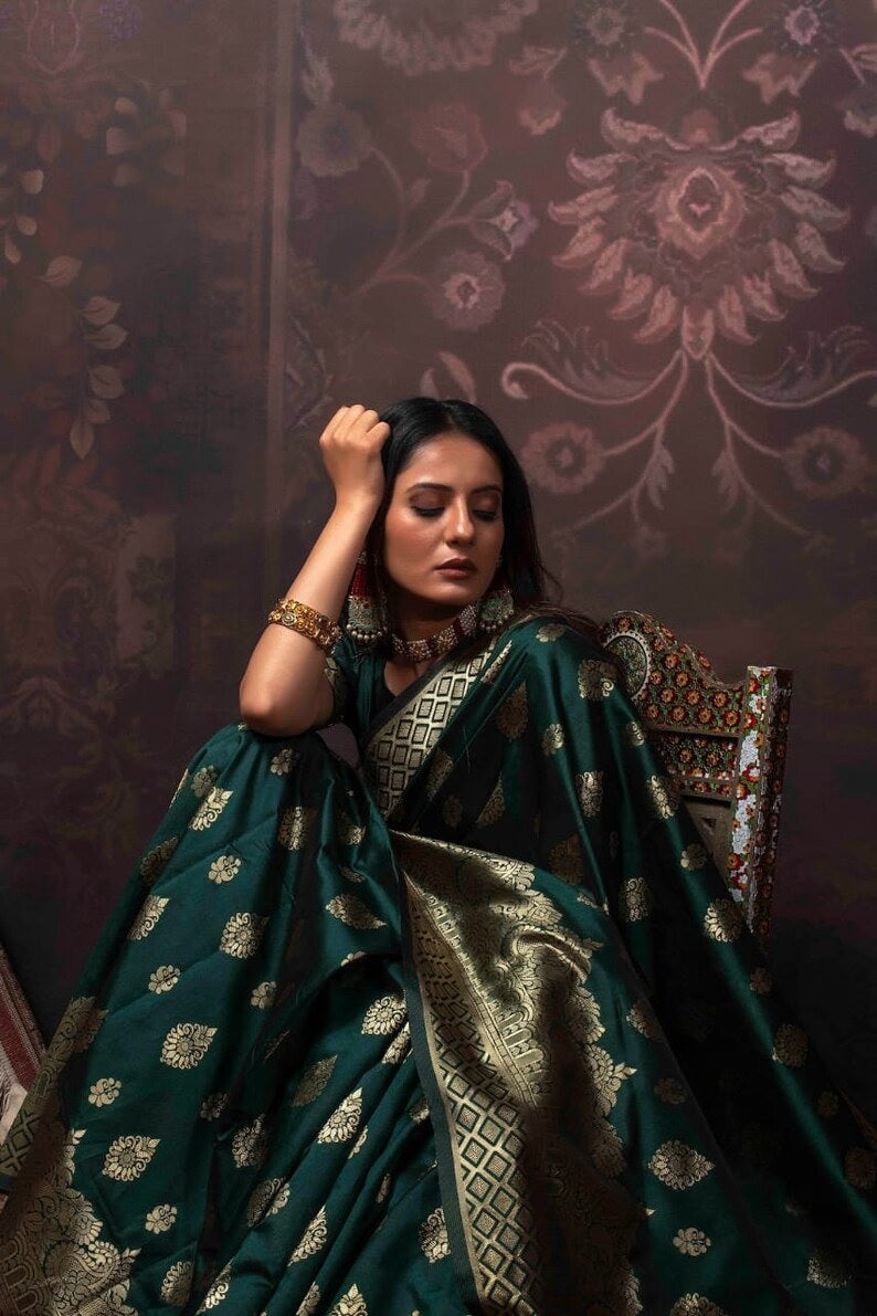 Green Banarsi Soft Silk & Jacquard Border Saree With Blouse image 4
