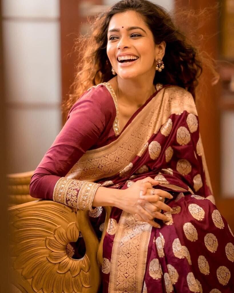 Maroon Soft Lichi Silk Saree With Unstitched Blouse image 4