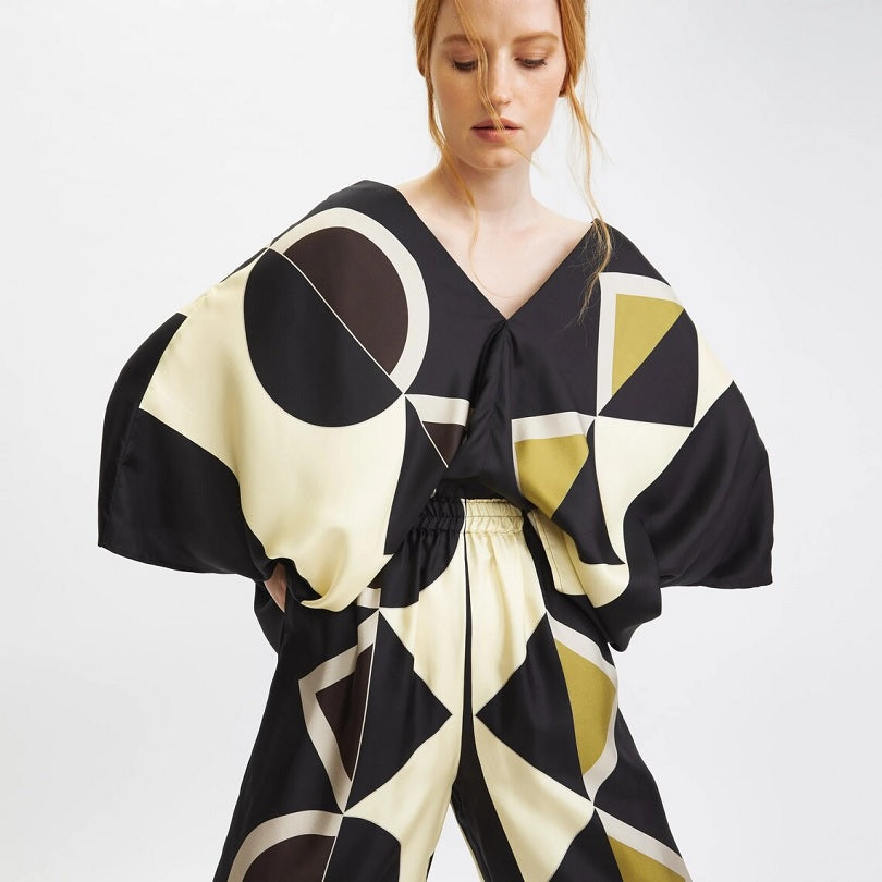 Soft Satin Silk Two Piece Top And Pant Geometric Printed Co Ord Set J5786 image 3