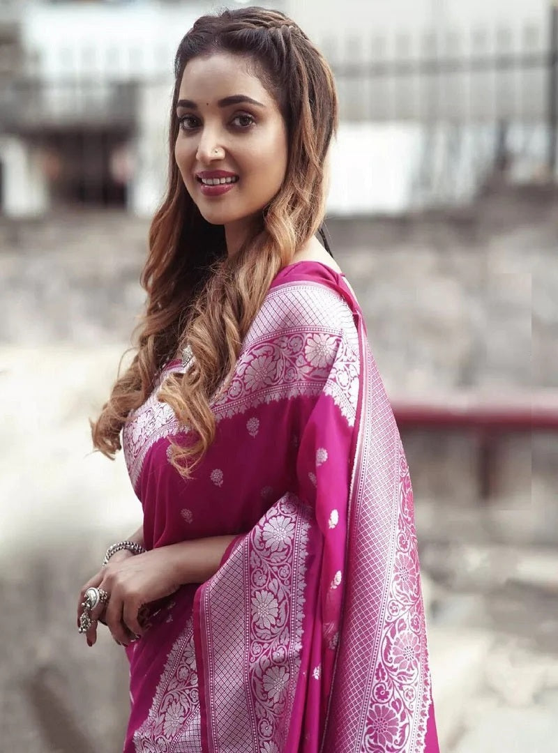 Pink Lichi Silk Banarasi Saree image 4