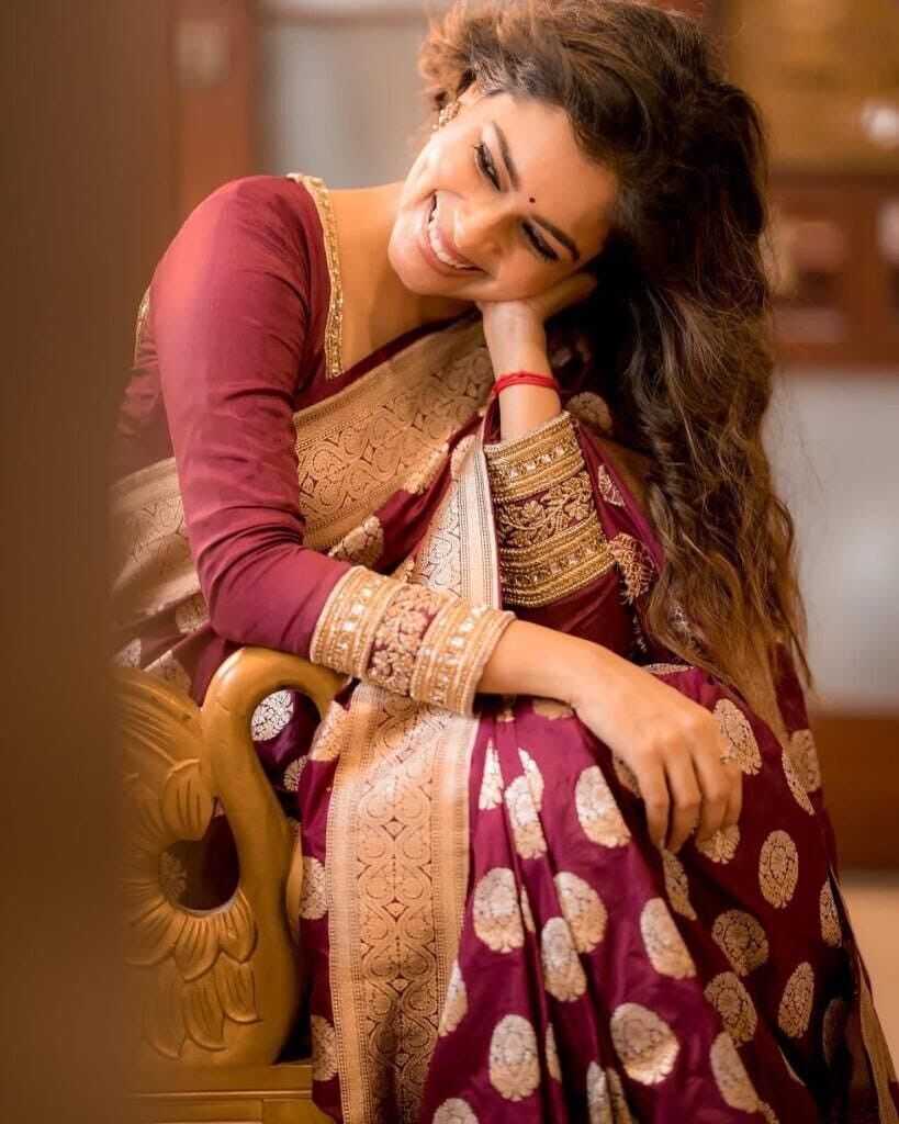 Maroon Soft Lichi Silk Saree With Unstitched Blouse image 5