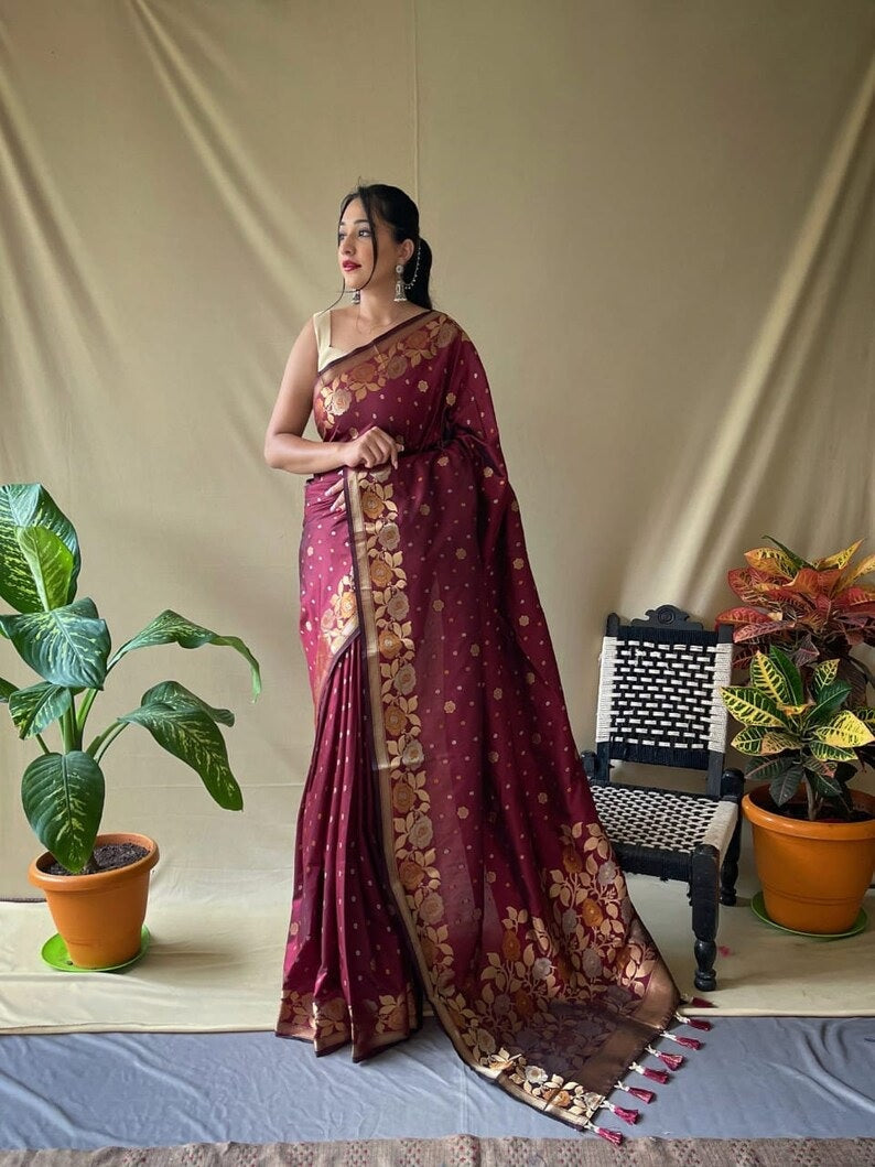 Women's Soft Kanjivaram Banarsi Silk Saree With Blouse image 2