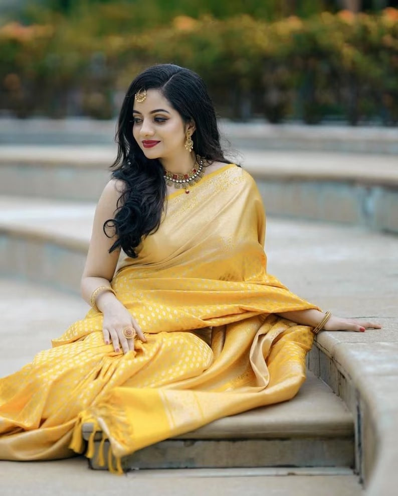 Yellow Soft Lichi Silk & Jacquard Work Saree With Blouse image 5
