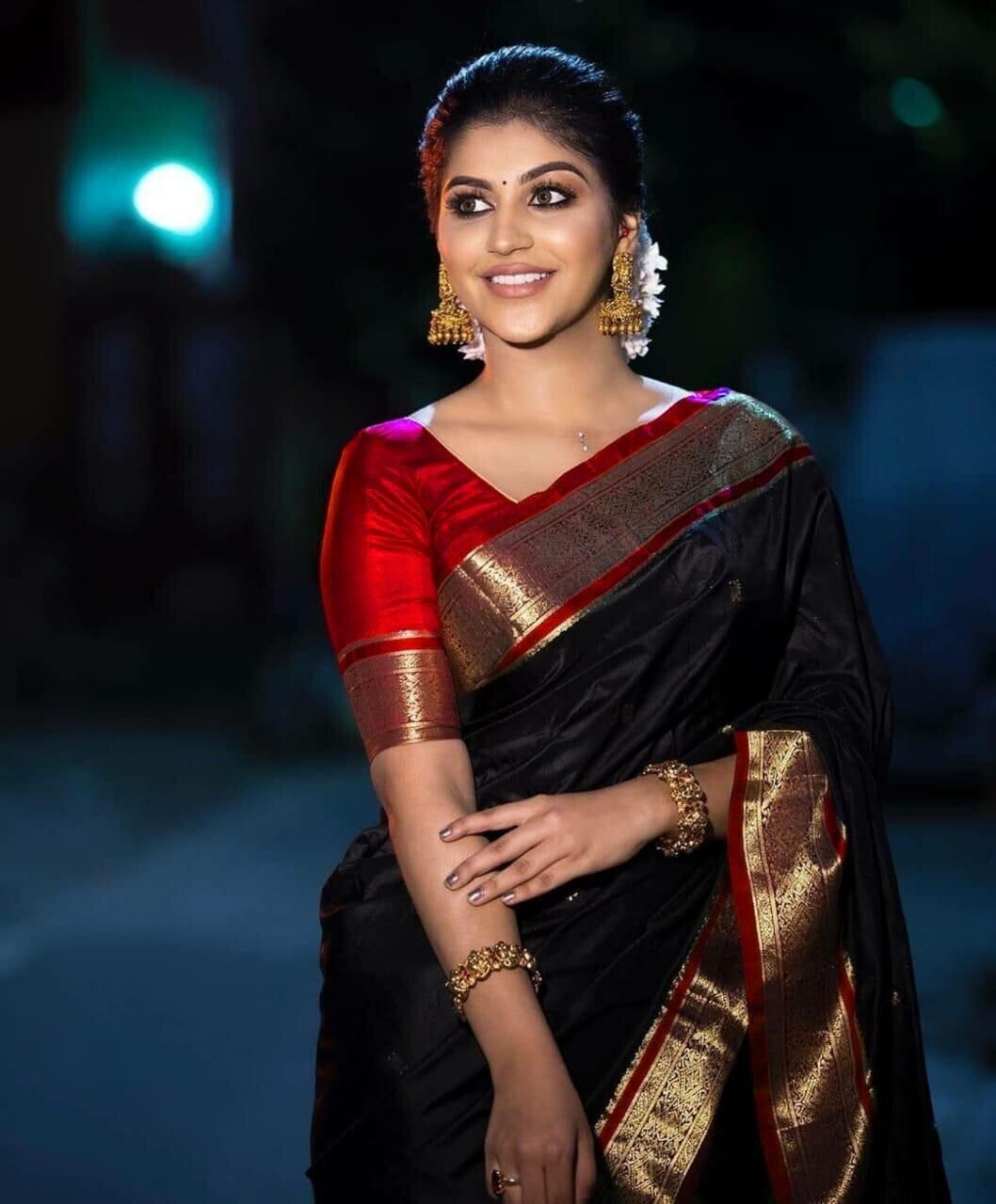 Black Banarsi Soft Silk Saree With Unstitched Blouse image 2