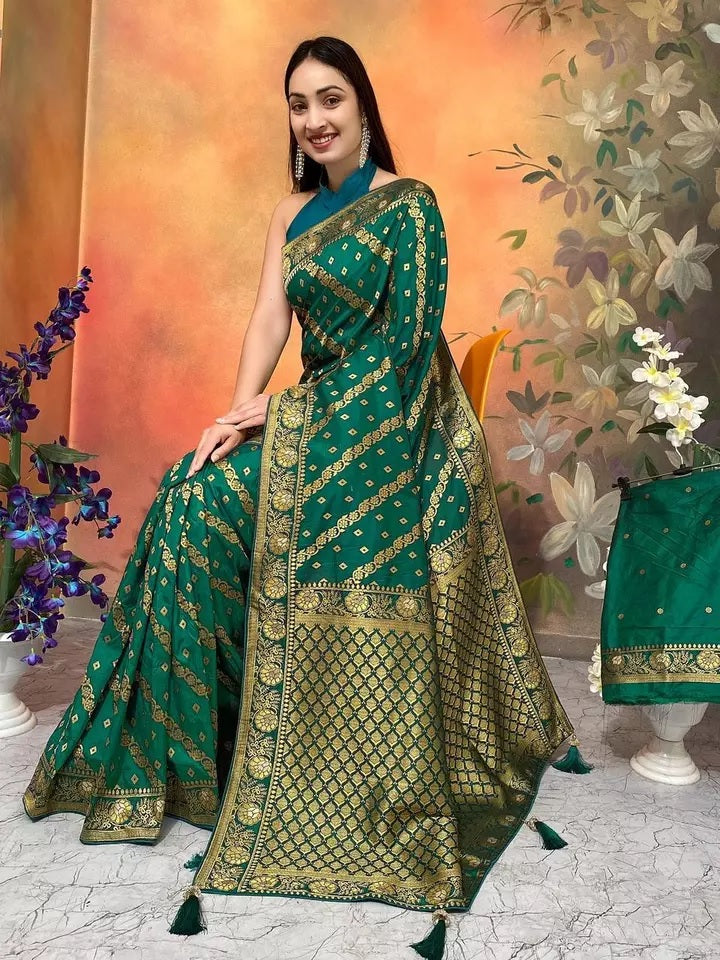 Women's Dola Silk Saree With Unstitched Blouse image 6
