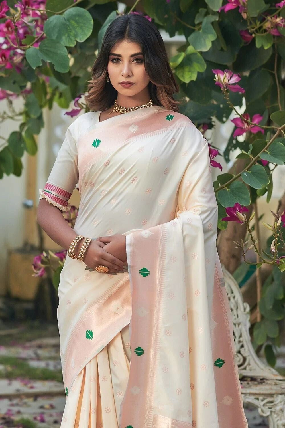Off White Soft Lichi Silk Saree With Rich Butti Weaving Blouse image 2