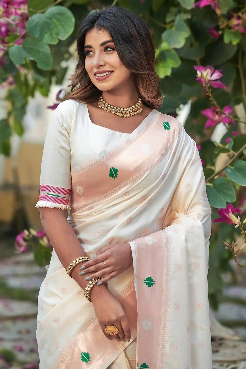 Off White Soft Lichi Silk Saree With Rich Butti Weaving Blouse image 3