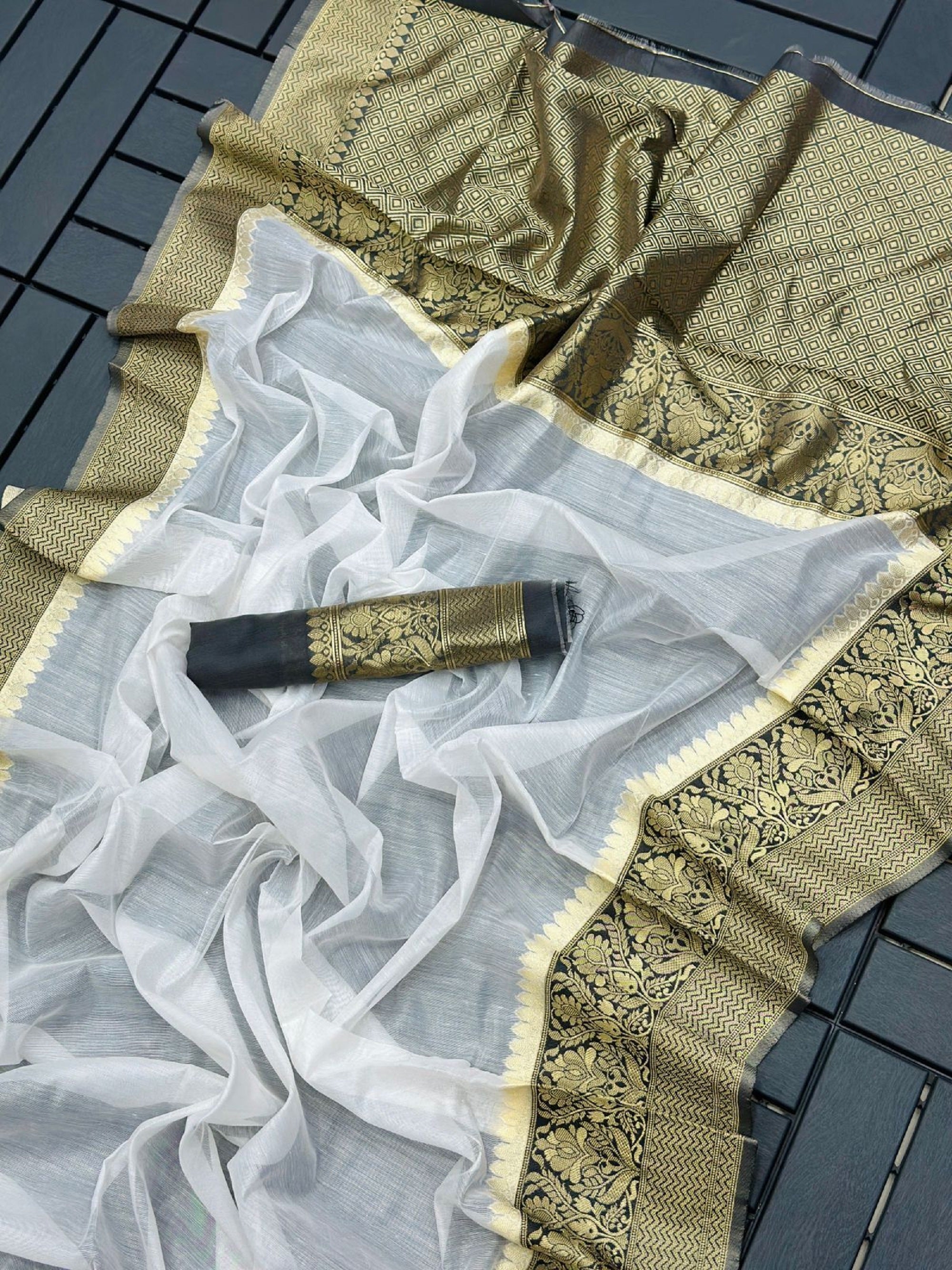Indian Beautiful Linen With Contrast Border Saree image 7