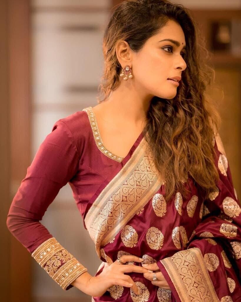 Maroon Soft Lichi Silk Saree With Unstitched Blouse image 8