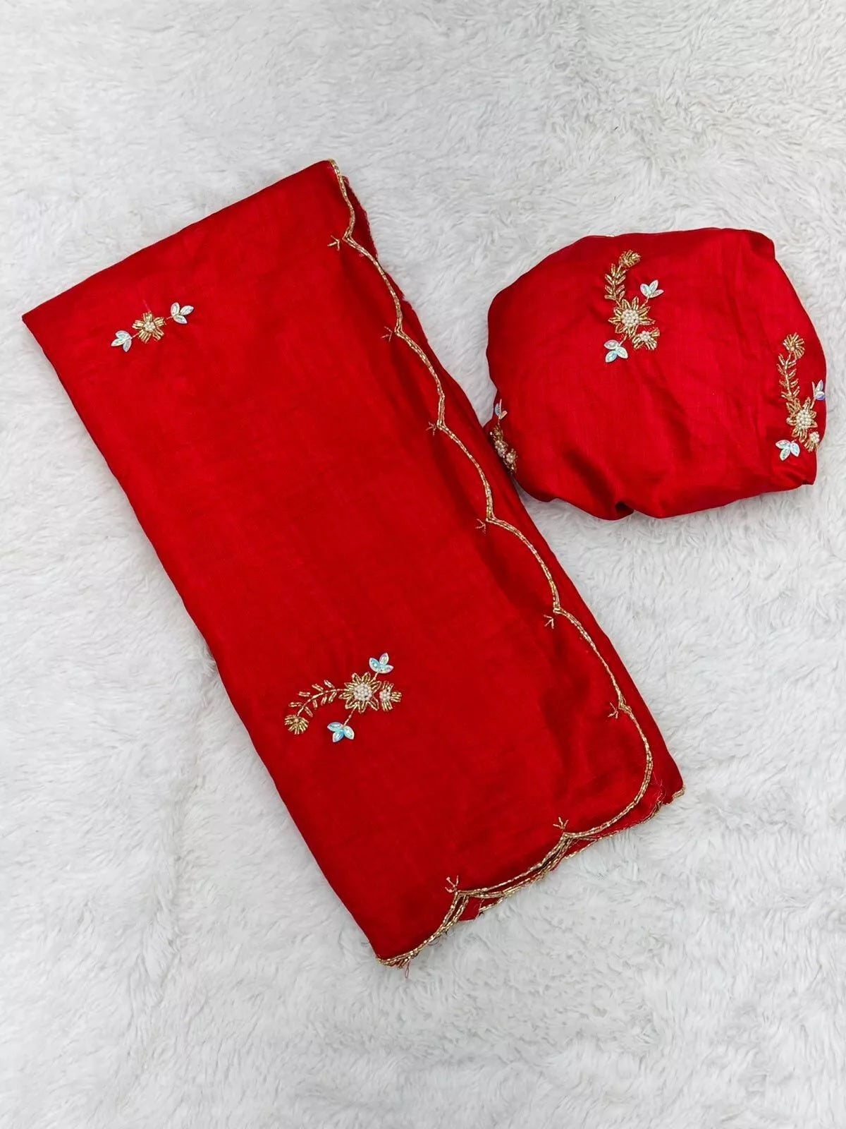 Rich Dola Cutdana Border With Rich Butta Work Saree&Blouse image 8
