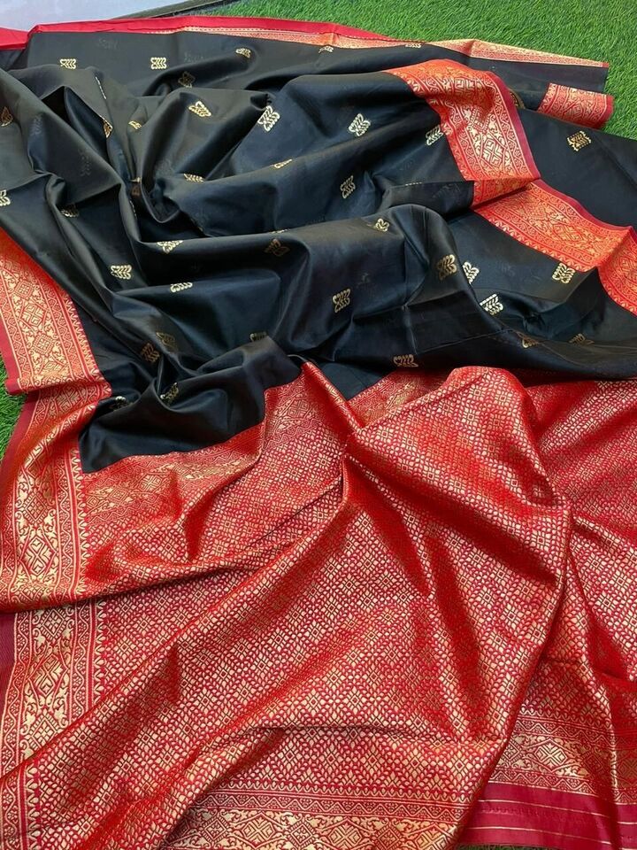 Black Banarsi Soft Silk Saree With Unstitched Blouse image 4