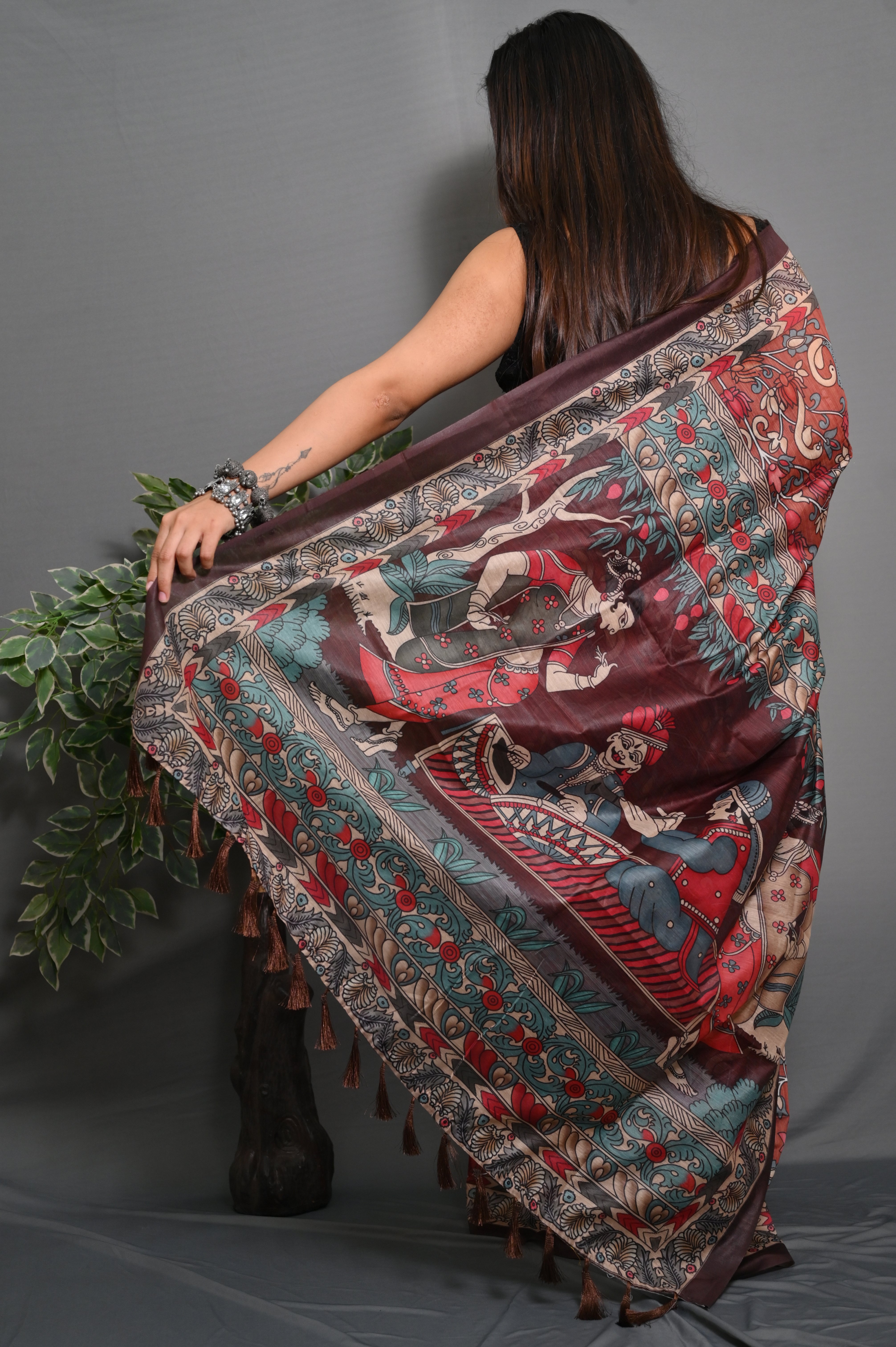 Soft Lichi Silk Saree With Unstitched Blouse image 4