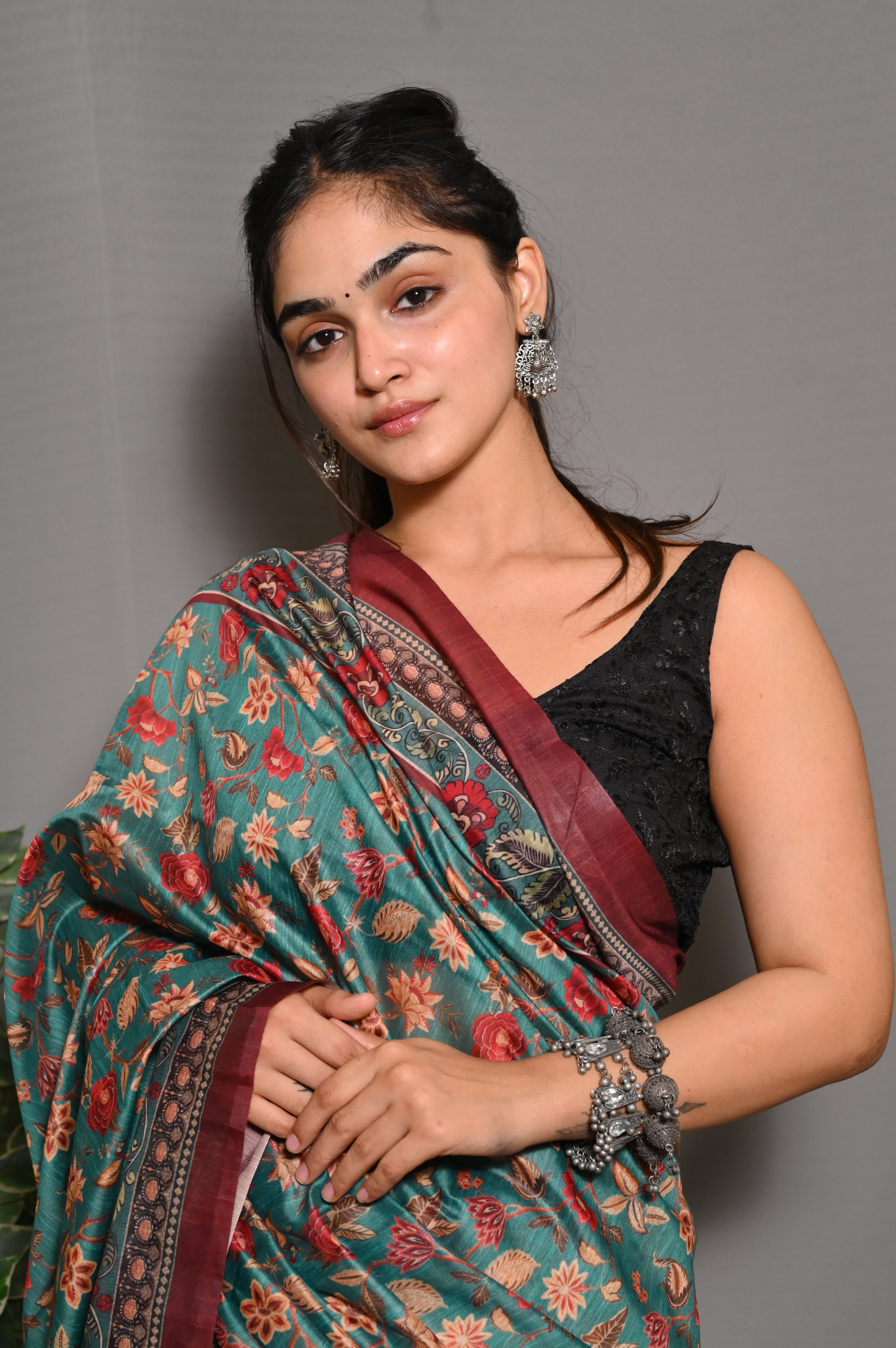 Women's  Soft Lichi Silk saree With Unstitched Blouse image 7