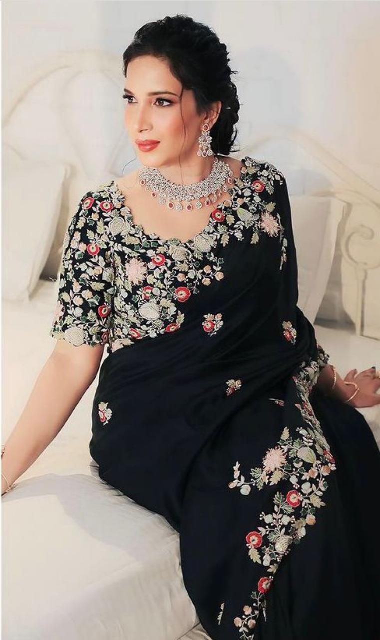 Black Georgette Embroidery Work Saree With Blouse image 3