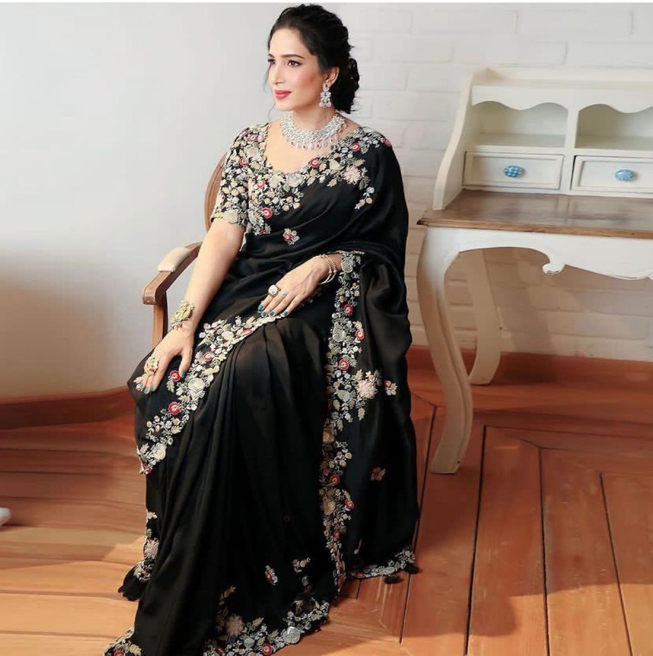 Black Georgette Embroidery Work Saree With Blouse image 5
