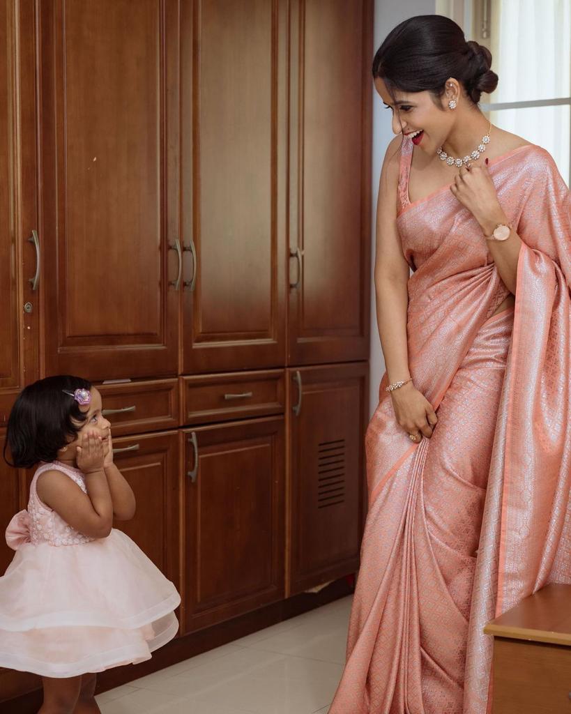 Peach Banarasi Soft Silk Saree With Unstitched Blouse image 4