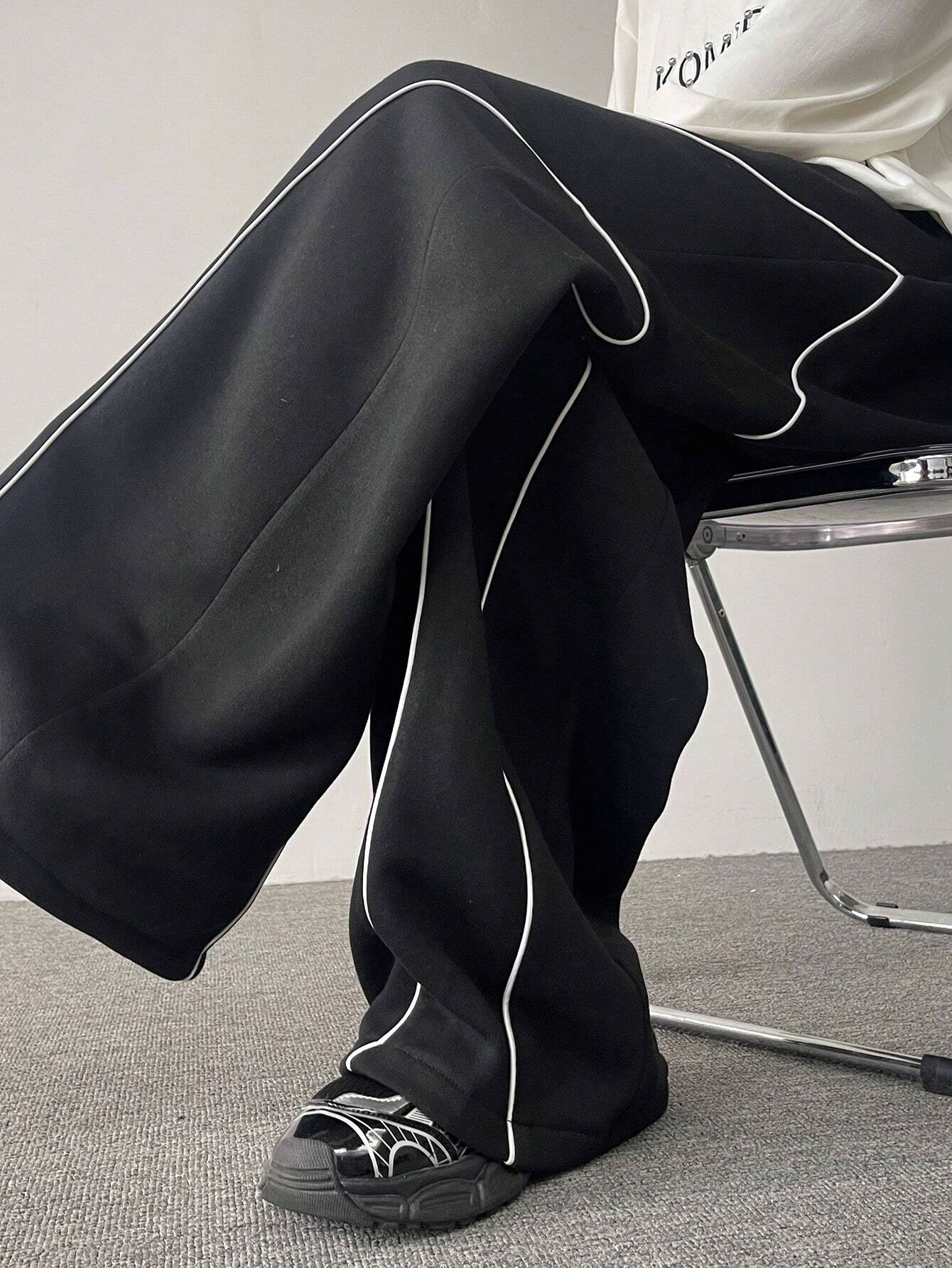 Contrast Curve Baggy Joggers image 3