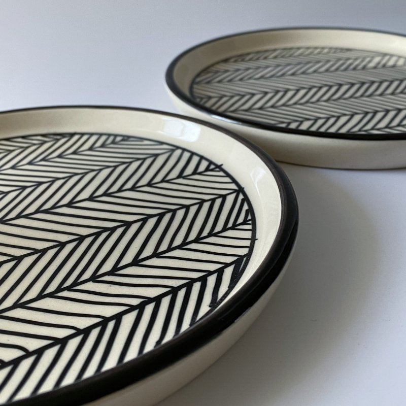 Yahaba Hand-painted Snacks Plate | Set Of 2 image 2